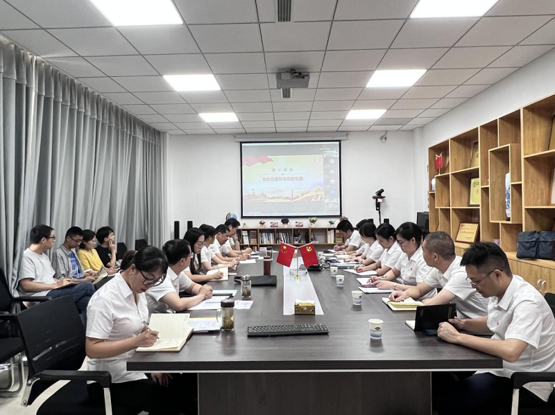 張勇為華北公司黨支部講“強(qiáng)黨性、正作風(fēng)、踐宗旨”專題黨課